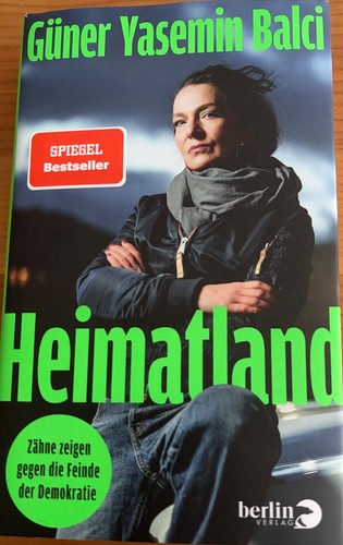 Heimatland zähne zeigen - :,